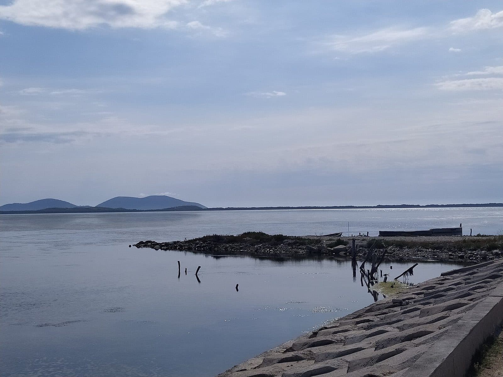 The Narta Lagoon shore