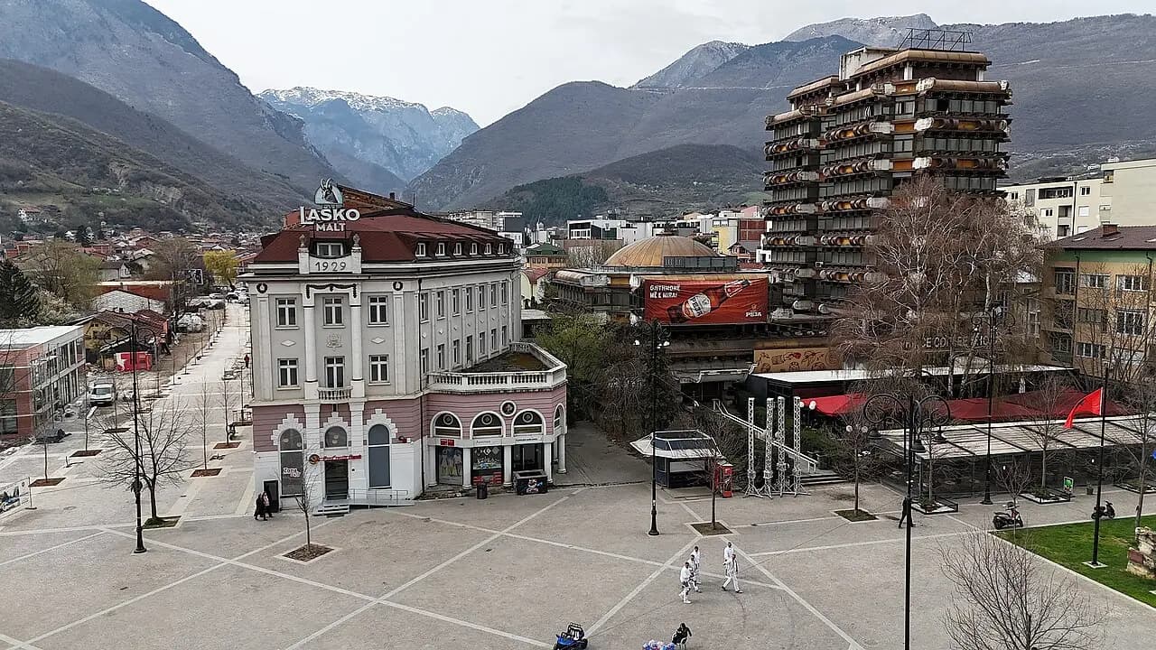 City center and Bankkos building, Peja