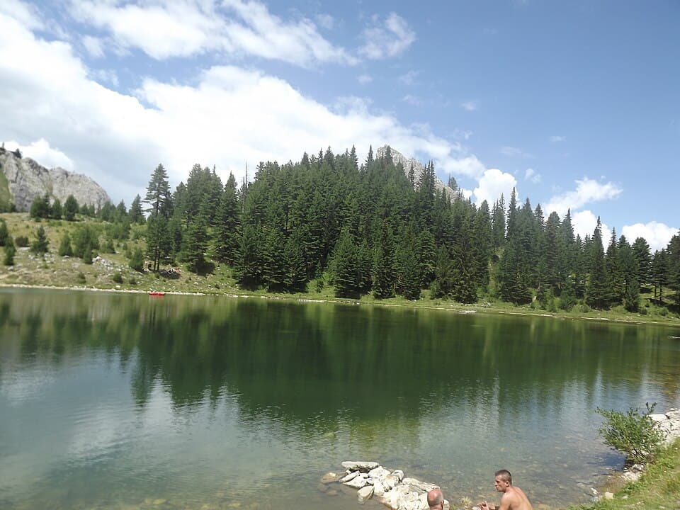 Liqeni i Liqenatit (Kuqishta Lake)