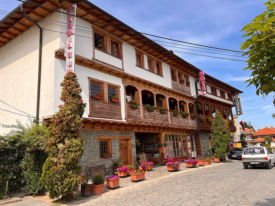 Çarshia e Jupave
