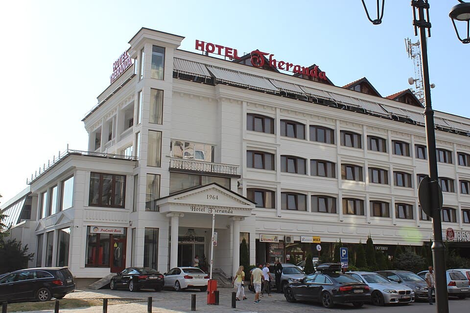 Hotel Theranda