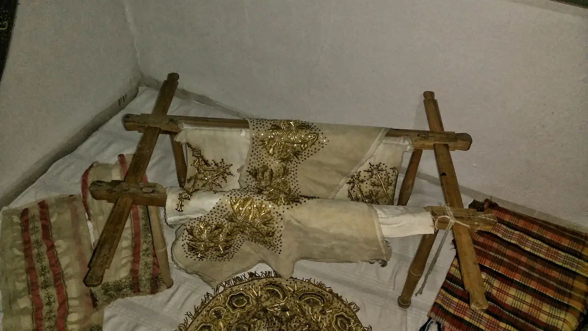 Traditional costumes and textiles from the Elbasan region